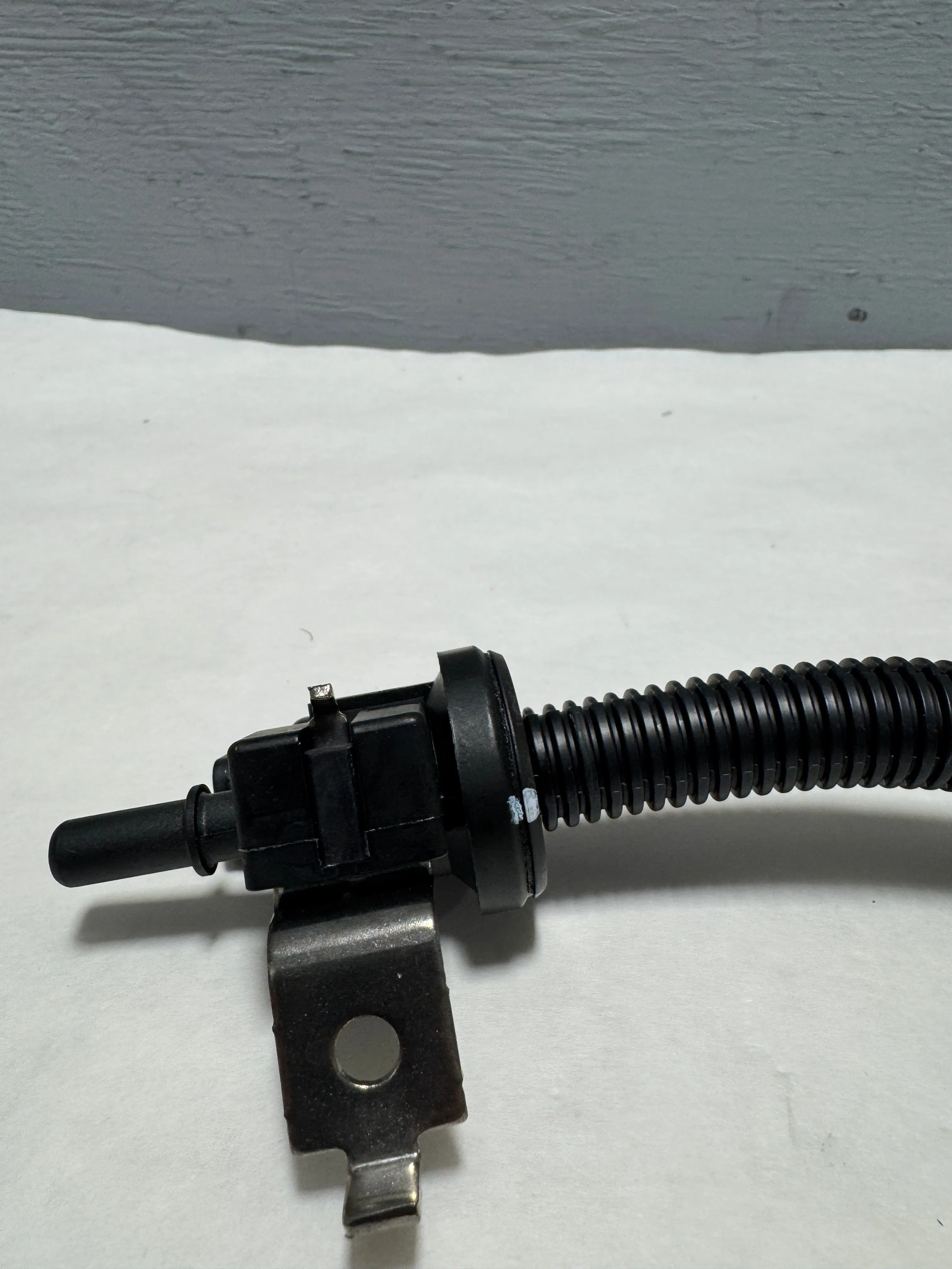 2015-2023 Ford Mustang 2.3 Engine Fuel Vapor Hose With VMV Valve OEM