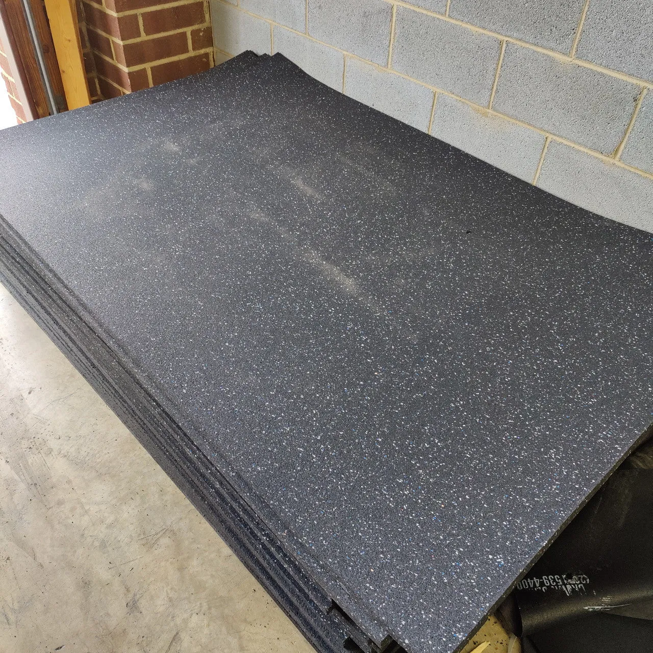 NEW Hammer Clad 3/4" Premium Rubber Gym Flooring Mats and Rubber Mats 4' x 6' Confetti Fleck