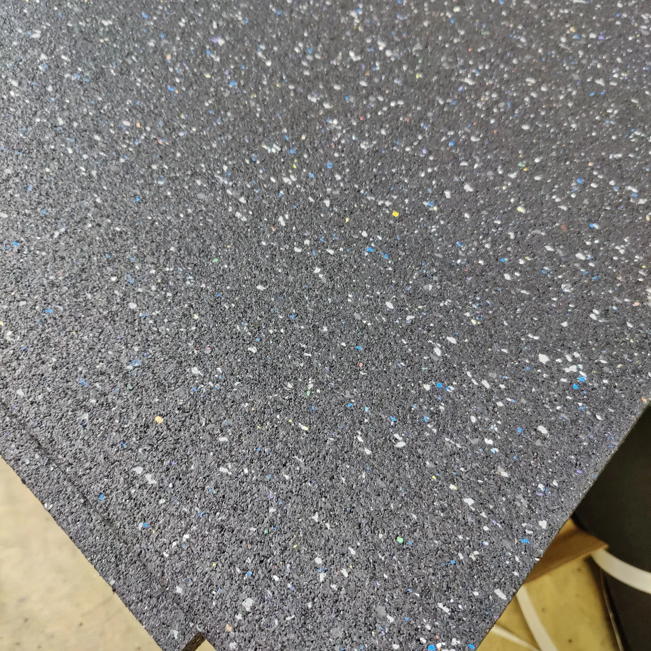 NEW Hammer Clad 3/4" Premium Rubber Gym Flooring Mats and Rubber Mats 4' x 6' Confetti Fleck