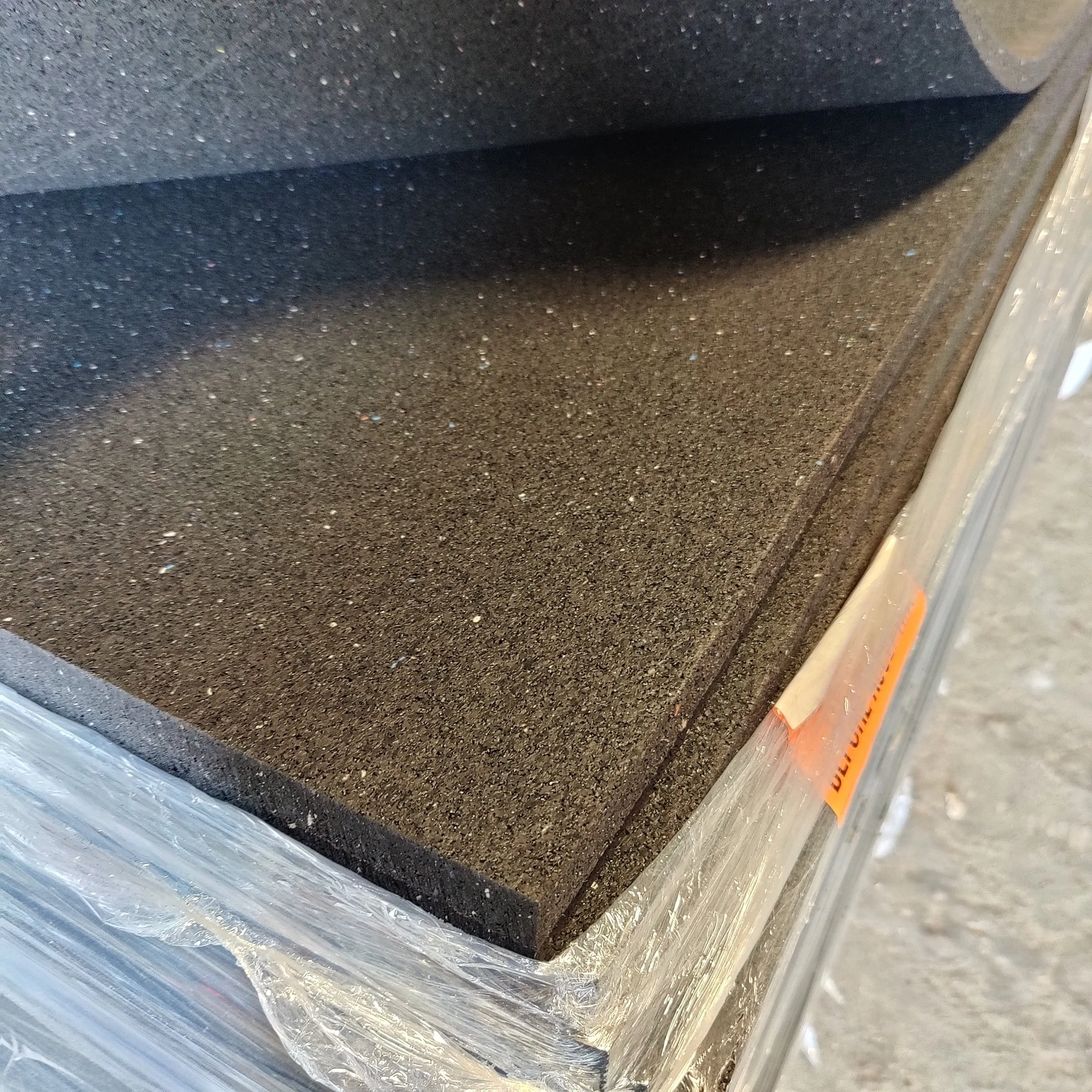 NEW Hammer Clad 3/4" Premium Rubber Gym Flooring Mats and Rubber Mats 4' x 6' Confetti Fleck